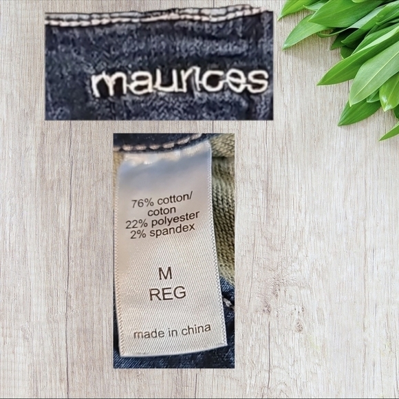 MAURICES Dark Wash Distressed Jeans size Medium Regular - Picture 9 of 9